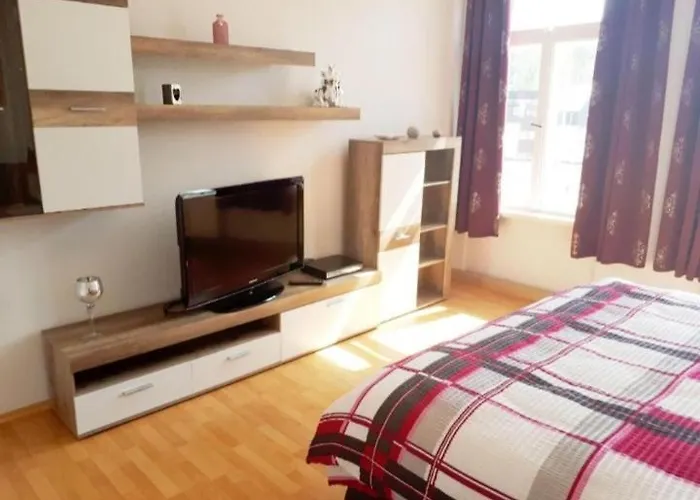 Monteurwohnung, Arbeiterunterkunft, Pension, Gaestewohnung In Altenburg , Kurz U Langzeitmiete